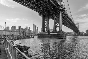Sous le pont de Manhattan